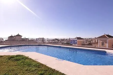 Amplio Con Piscina Cerca De La Playa